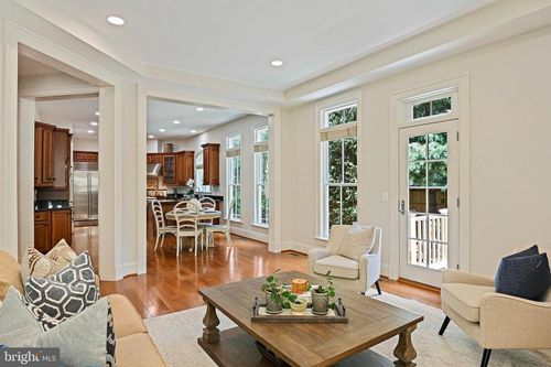 8424 Falcone Pointe Way, Vienna, VA, 22182-5322 | Card Image