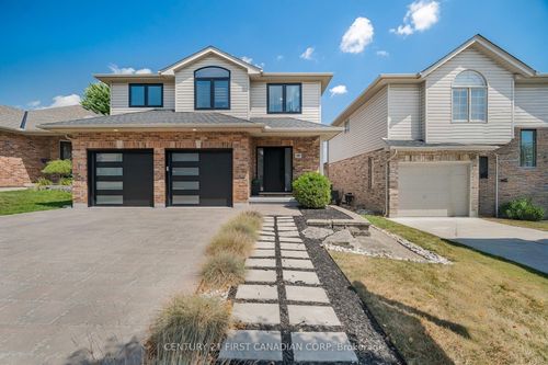 688 Clearwater Cres, London, ON, N5X4J7 | Card Image