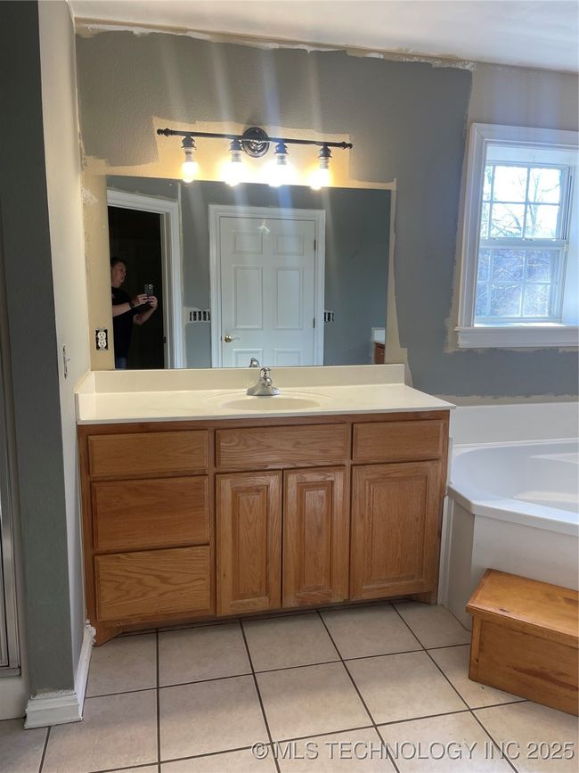 18779 E Gumm Creek Pl, House other with 3 bedrooms, 2 bathrooms and null parking in Park Hill OK | Image 31