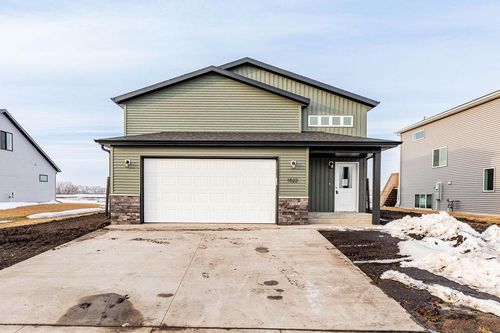 1519 Keystone Circle Ne, Dilworth, MN, 56529 | Card Image