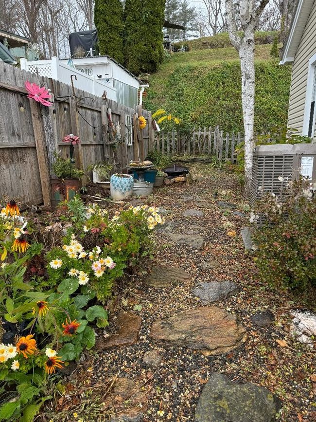 141 Cliff St., House other with 2 bedrooms, 1 bathrooms and null parking in Fries VA | Image 17