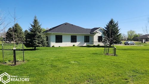 808 4th St Ne, Hampton, IA, 50441-1424 | Card Image