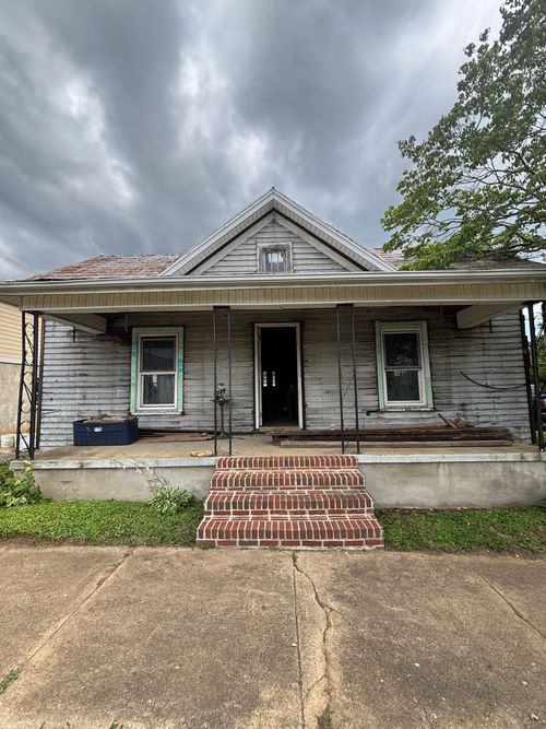 304 E Cottage Ave, Elizabethton, TN, 37643-2116 | Card Image