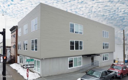 apt-3d-33 Center St, Albany, NY, 12204-2660 | Card Image