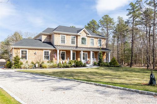 50 N Quarter Rd, Westhampton, NY, 11977-1003 | Card Image