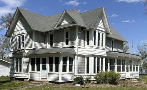 550 1st St N, Maynard, IA, 50655-7505 | Card Image
