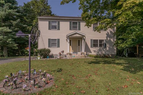 19 New St, Florida, NY, 10921-1206 | Card Image