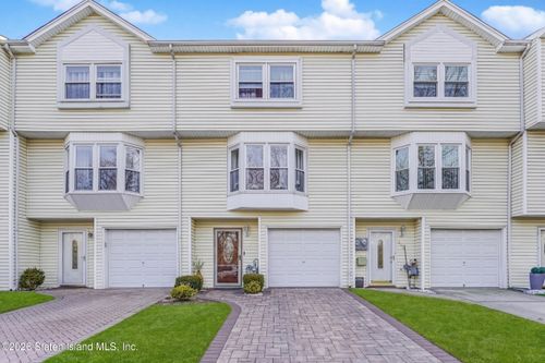 562 Dongan Hills Ave, Staten Island, NY, 10305-3337 | Card Image