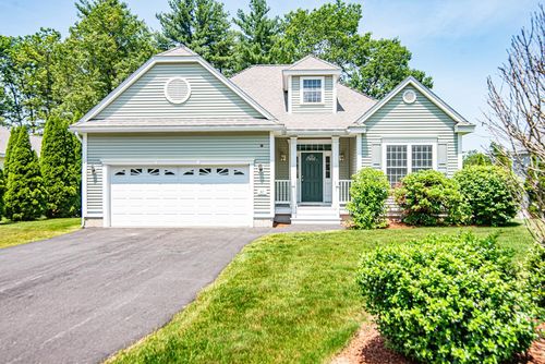 32 Saint Andrews Way, Londonderry, NH, 03053-2597 | Card Image