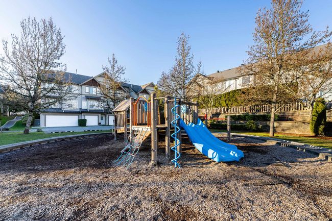 70 - 1055 Riverwood Gate, Townhouse with 3 bedrooms, 3 bathrooms and 2 parking in Port Coquitlam BC | Image 31