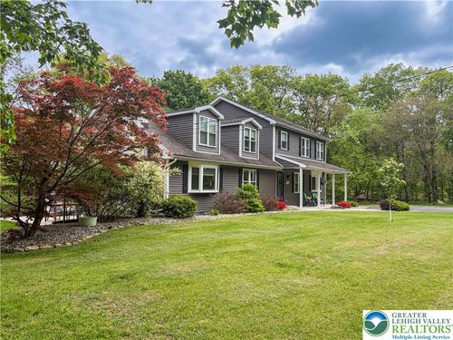 1040 Constitution Ave, Pen Argyl, PA, 18072-9706 | Card Image