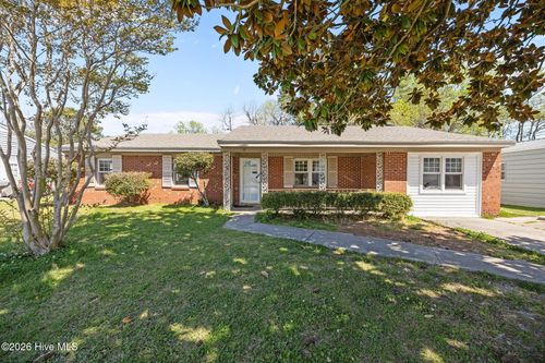 17 Walnut Dr, Jacksonville, NC, 28546-8516 | Card Image