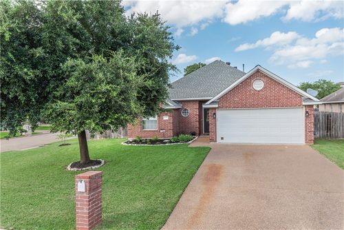 3201 Neuburg Ct, College Station, TX, 77845-6320 | Card Image