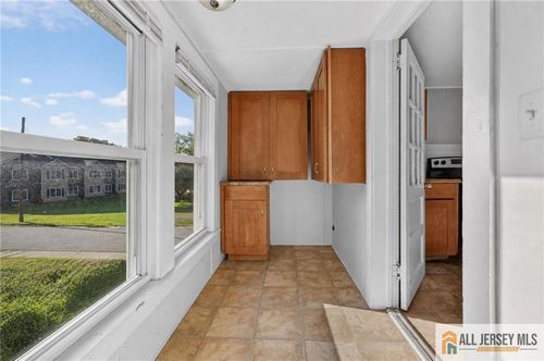 9 Hahn St, Washington, NJ, 07882-1422 | Card Image