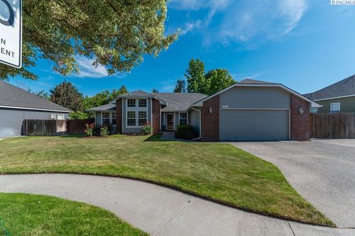 171 Mountain View Ln, Richland, WA, 99352-7639 | Card Image