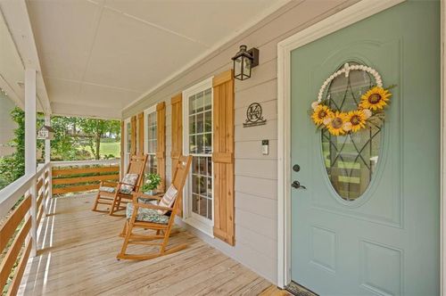 425 Shelby Ln, Hiram, GA, 30141-5622 | Card Image