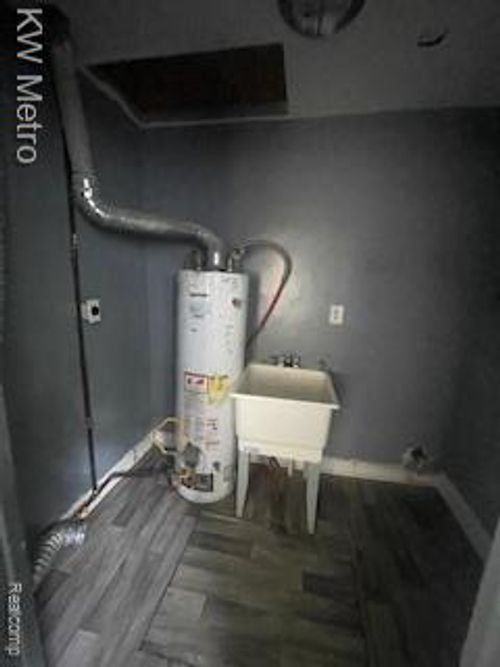 6390 Faust Ave, Detroit, MI, 48228-3840 | Card Image