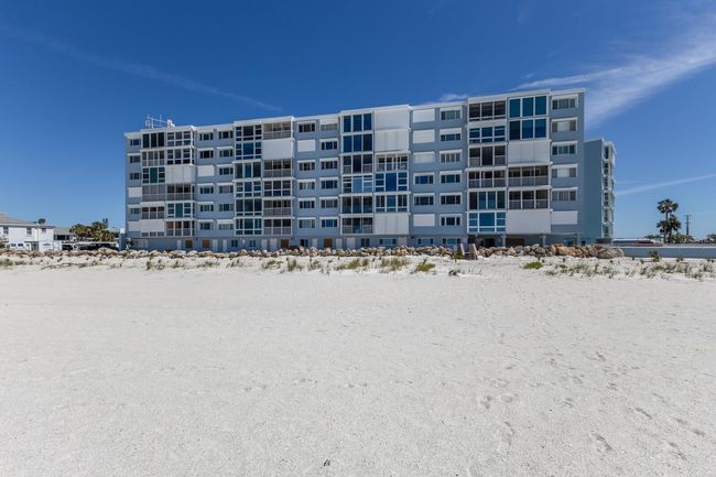 UNIT-204 - 5300 Gulf Dr, Condo with 2 bedrooms, 2 bathrooms and null parking in Holmes Beach FL | Image 58