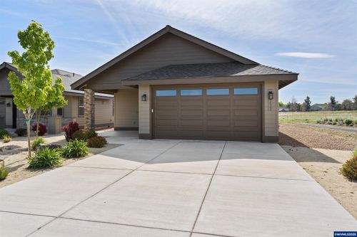 2522 Nw Redwood Cir, Redmond, OR, 97756 | Card Image