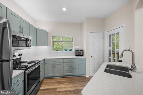 unit-203-662 Gateway Dr Se, LEESBURG, VA, 20175-4073 | Card Image