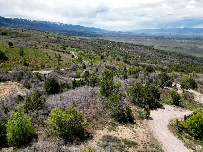 Bird's eye view of mountains | Image 22