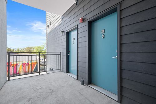 unit-201-2931 E 12th St, Austin, TX, 78702-2416 | Card Image