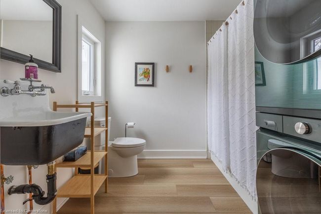 45 Park St W, House other with 6 bedrooms, 4 bathrooms and 4 parking in Dundas ON | Image 42