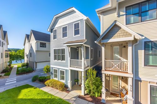 914 Spinnaker Way, Chattanooga, TN, 37402-2186 | Card Image