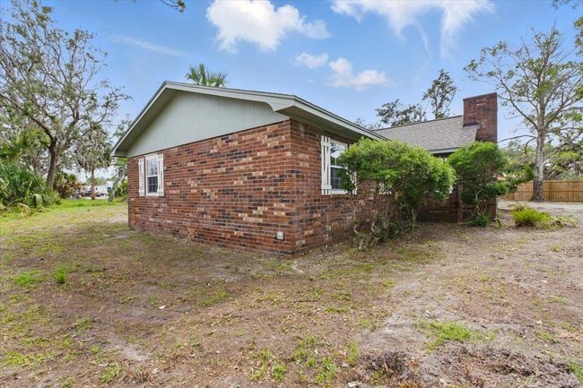 907 2 Nd Ave Se, House other with 4 bedrooms, 2 bathrooms and null parking in STEINHATCHEE FL | Image 6
