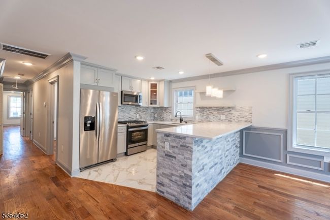 90 Seaview Ave, Home with 6 bedrooms, 4 bathrooms and null parking in Jersey City NJ | Image 26
