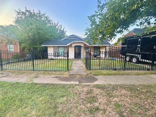 3005 Avenue K, Fort Worth, TX, 76105-3109 | Card Image