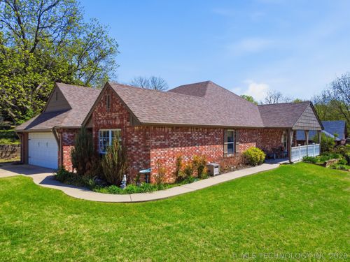 2015 W 4th Pl S, Claremore, OK, 74017-4735 | Card Image