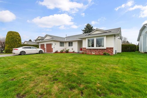 6944 Coach Lamp Dr, Chilliwack, BC, V2R2X6 | Card Image