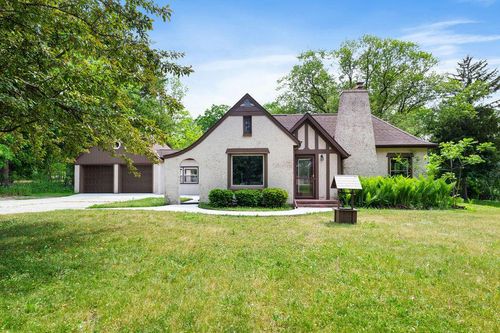 2357 W Washington St, West Bend, WI, 53095-2144 | Card Image