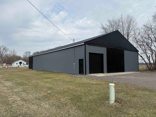 653 Chesaning St, Saint Charles, MI, 48655-1705 | Card Image