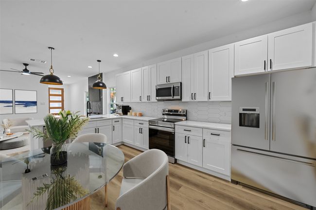 5424 Bourquin St, House other with 4 bedrooms, 2 bathrooms and null parking in Dallas TX | Image 9