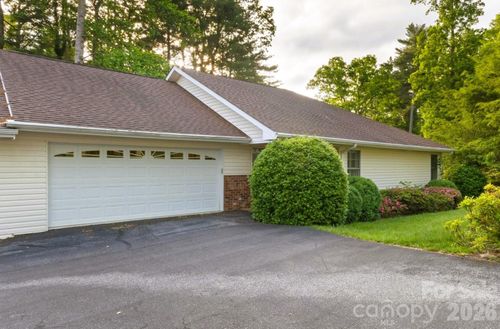 108 Bridgette Loop Rd, Hendersonville, NC, 28791-3488 | Card Image