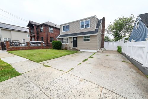 175 Arthur Ave, S Floral Park, NY, 11001-3503 | Card Image