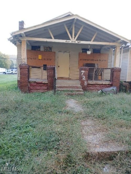 728 Woodlawn Ave, Zanesville, OH, 43701-5553 | Card Image