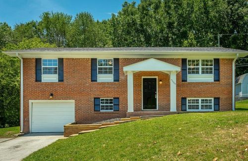 7156 Crestfield Cir, Hixson, TN, 37343-2967 | Card Image