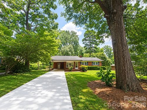 109 Holly Dr, Mount Holly, NC, 28120-9235 | Card Image