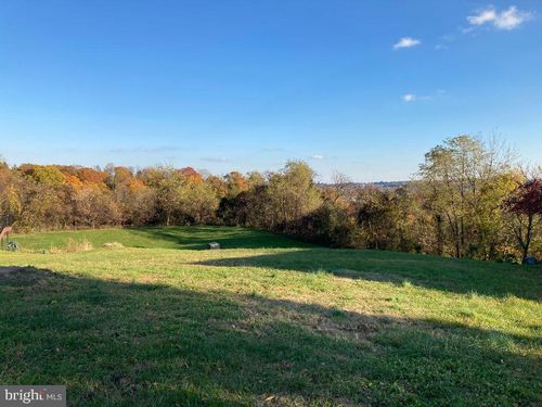 725 Chickies Dr, COLUMBIA, PA, 17512-8439 | Card Image