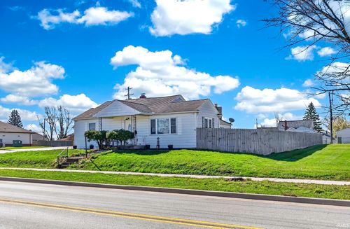 817 E Main St, Greentown, IN, 46936-1310 | Card Image