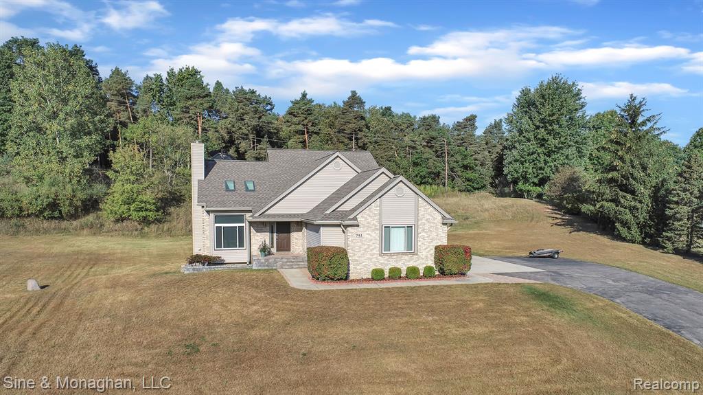 Vivian Ln, Oxford, MI 48371 #1