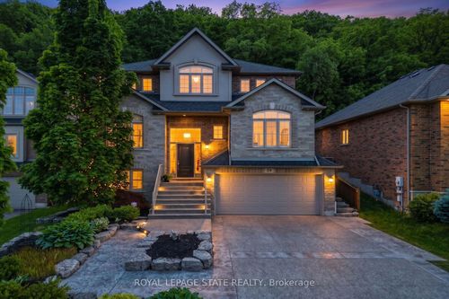 24 Heathcote Crt, Grimsby, ON, L3M0A6 | Card Image