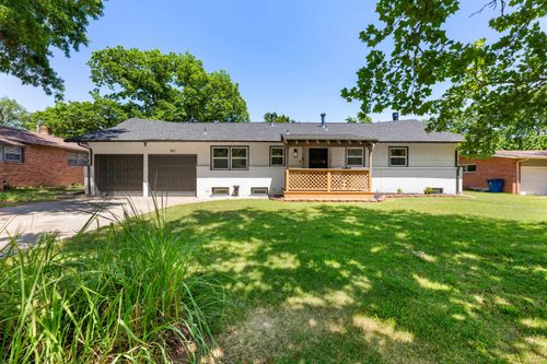 852 N Caddy Ln, Wichita, KS, 67212-4423 | Card Image