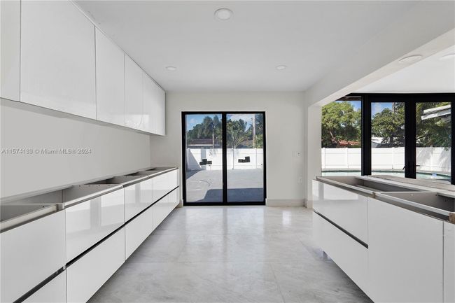 1115 N Northlake Dr, House other with 3 bedrooms, 3 bathrooms and null parking in Hollywood FL | Image 14