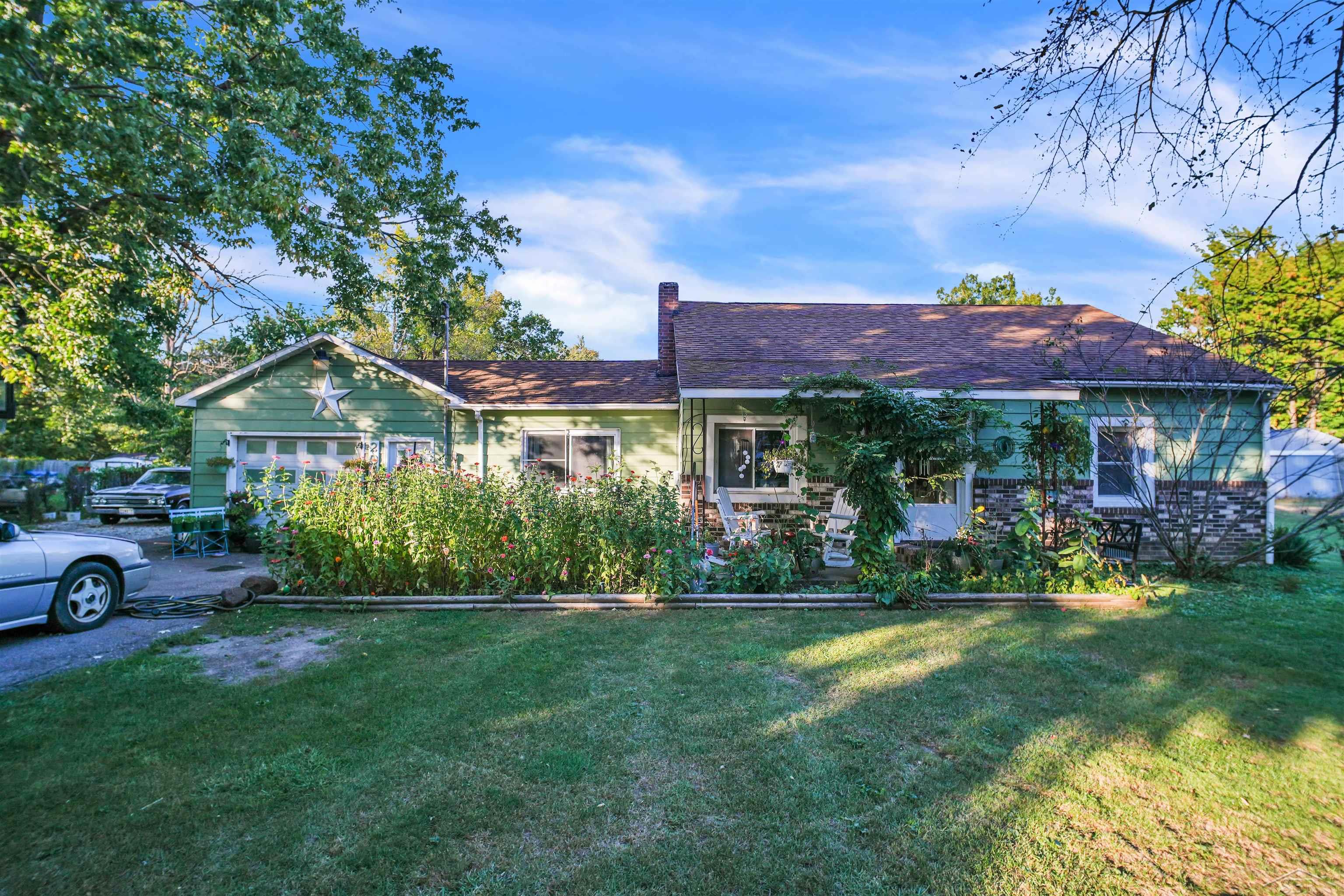 James Ave, Owosso, MI 48867