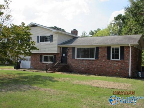 2111 Edinburgh Dr Sw, Huntsville, AL, 35803-2025 | Card Image