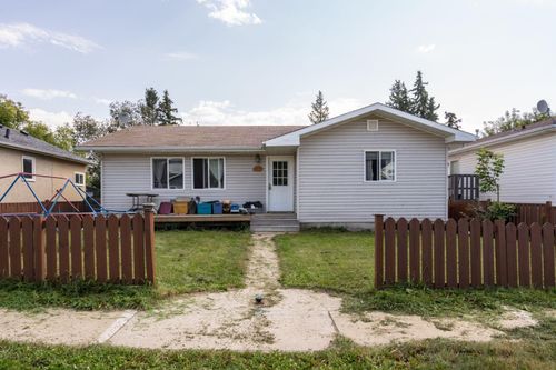 225 Dominion St, New Norway, AB, T0B3L0 | Card Image